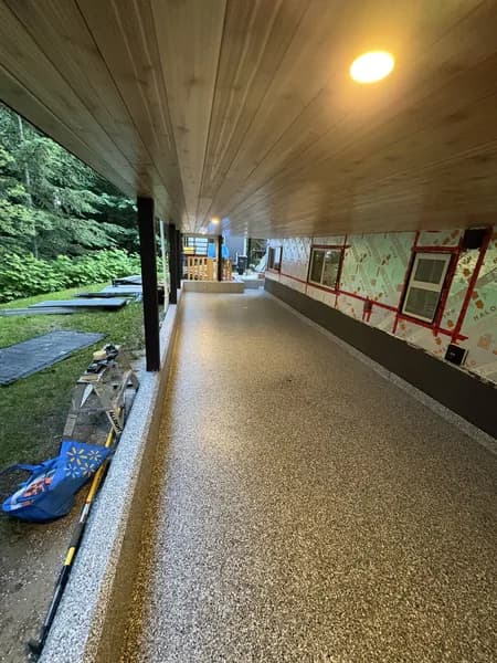 Weather-resistant flake epoxy patio floor in Squamish