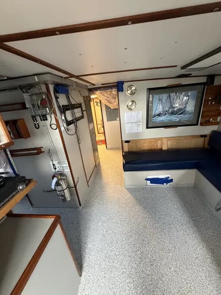 Flake epoxy floor installed on a ship in Vancouver by Go2Epoxy