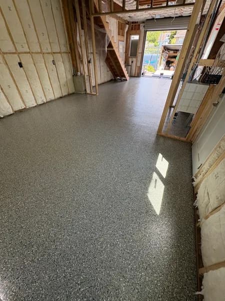 Sunlit Thyme flake epoxy floor in Vancouver, BC
