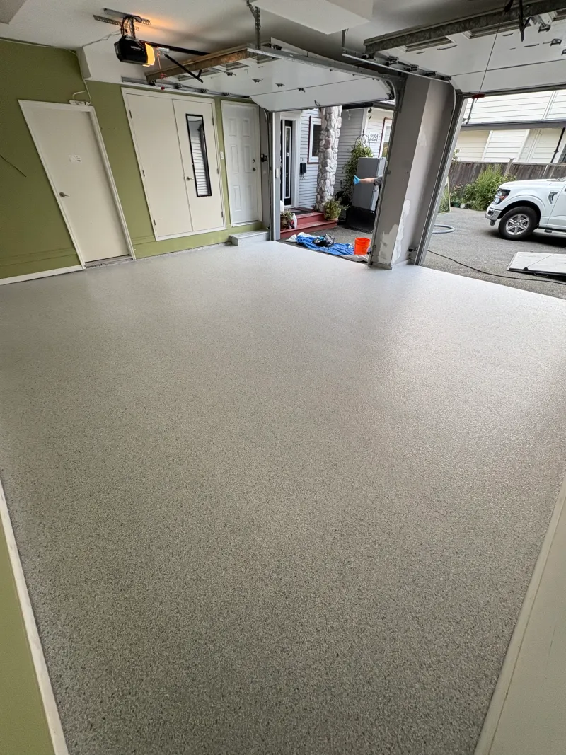 Epoxy flooring installation in White Rock, BC — customer review by 林文鶯 (Susan)
